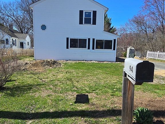 2nd image of 94 Bungalow St