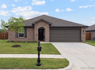 1212 Sunstone St, Claremore, OK 74017