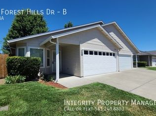 3182 Forest Hills Dr APT B, Medford, OR 97504