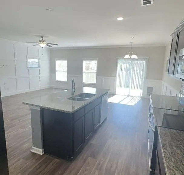 409 Hosea Ct — Photo 6