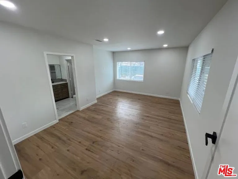 4852 Topanga Canyon Blvd — Photo 10