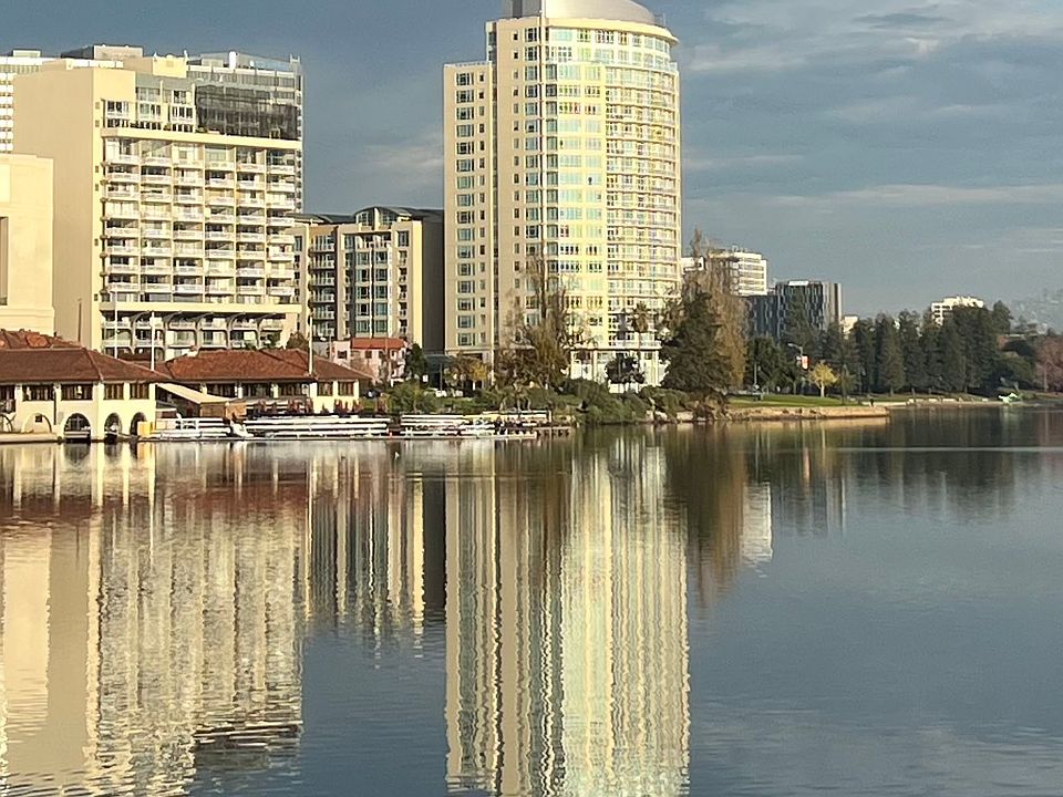 The Essex on beautiful Lake Merritt