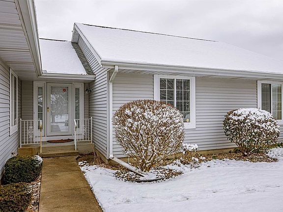 2nd image of 52254 Tawny Brook Ln