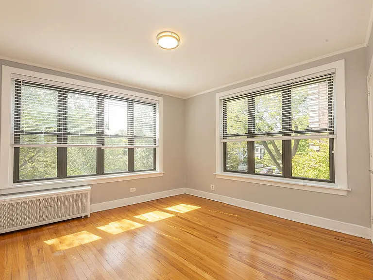 800-810 Michigan — Photo 14
