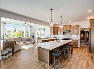 655 Brockway Dr, Mukwonago, WI 53149