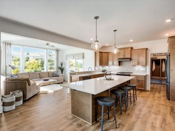 655 Brockway DRIVE, Mukwonago, WI 53149