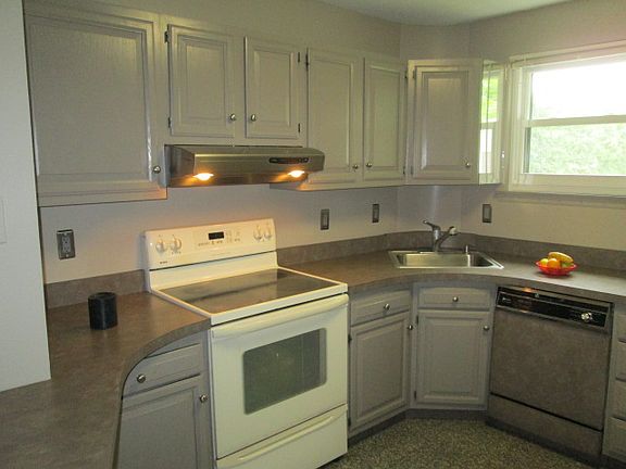 4th image of 1508 Twin Circle Dr