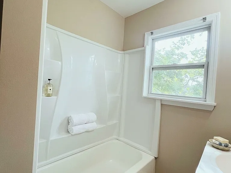 33 Elmwood Ave #2 — Photo 2