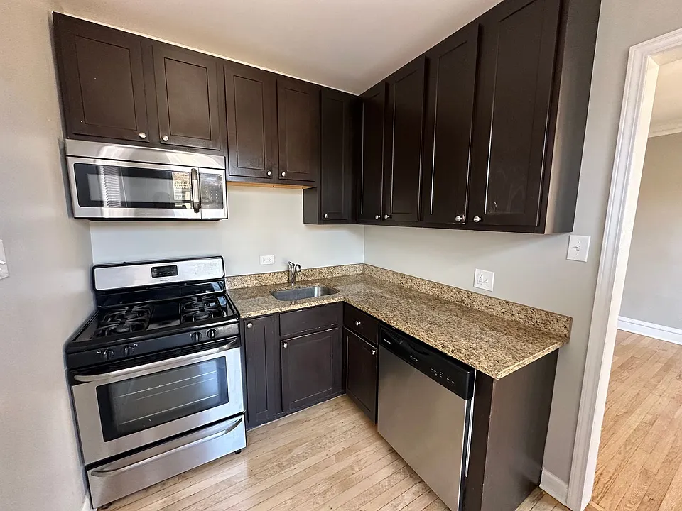 2339 W Rosemont Ave #3