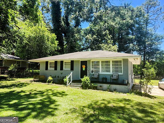 3rd image of 606 Valley Dr