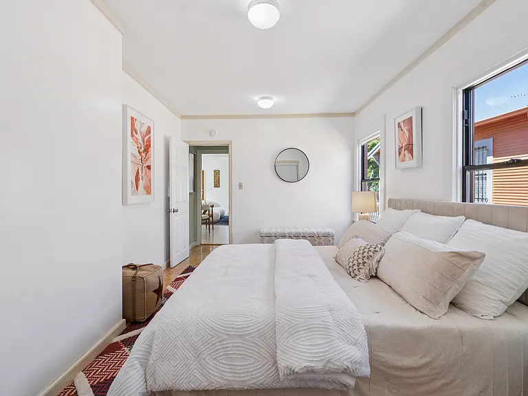 2328 Bartlett St — Photo 11