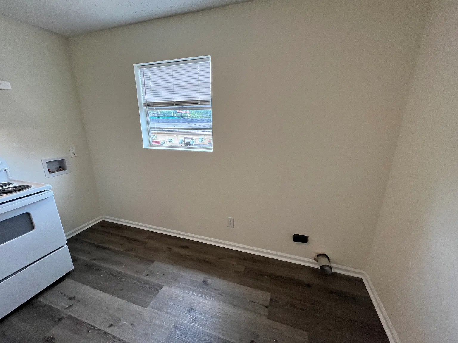 2 bed, $895 — Photo 2