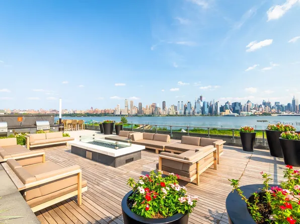 9 Avenue At Port Imperial image 48 of 50