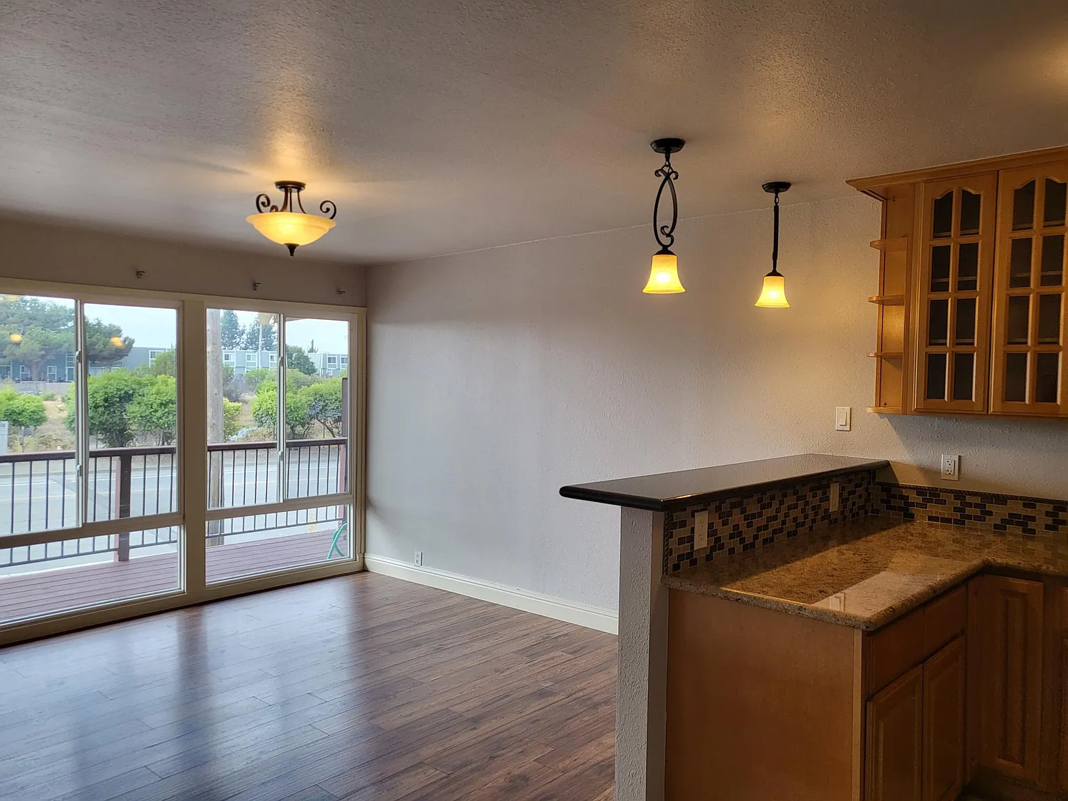 2 bed, 783 sqft, $2,400 — Photo 2