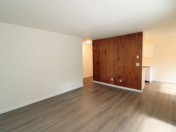 5th image of 3736 SW 10th Ave #3