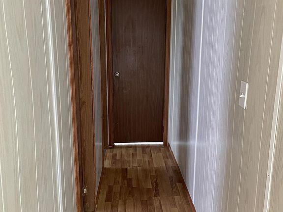 4th image of 580 Circle St