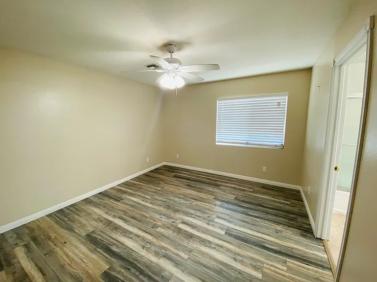 1168 E Lexington Ave — Photo 15