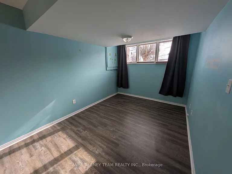 70 Freeland Ave — Photo 11