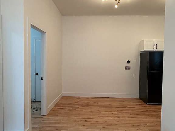 5th image of 725 Dumont Ave Unit 3B