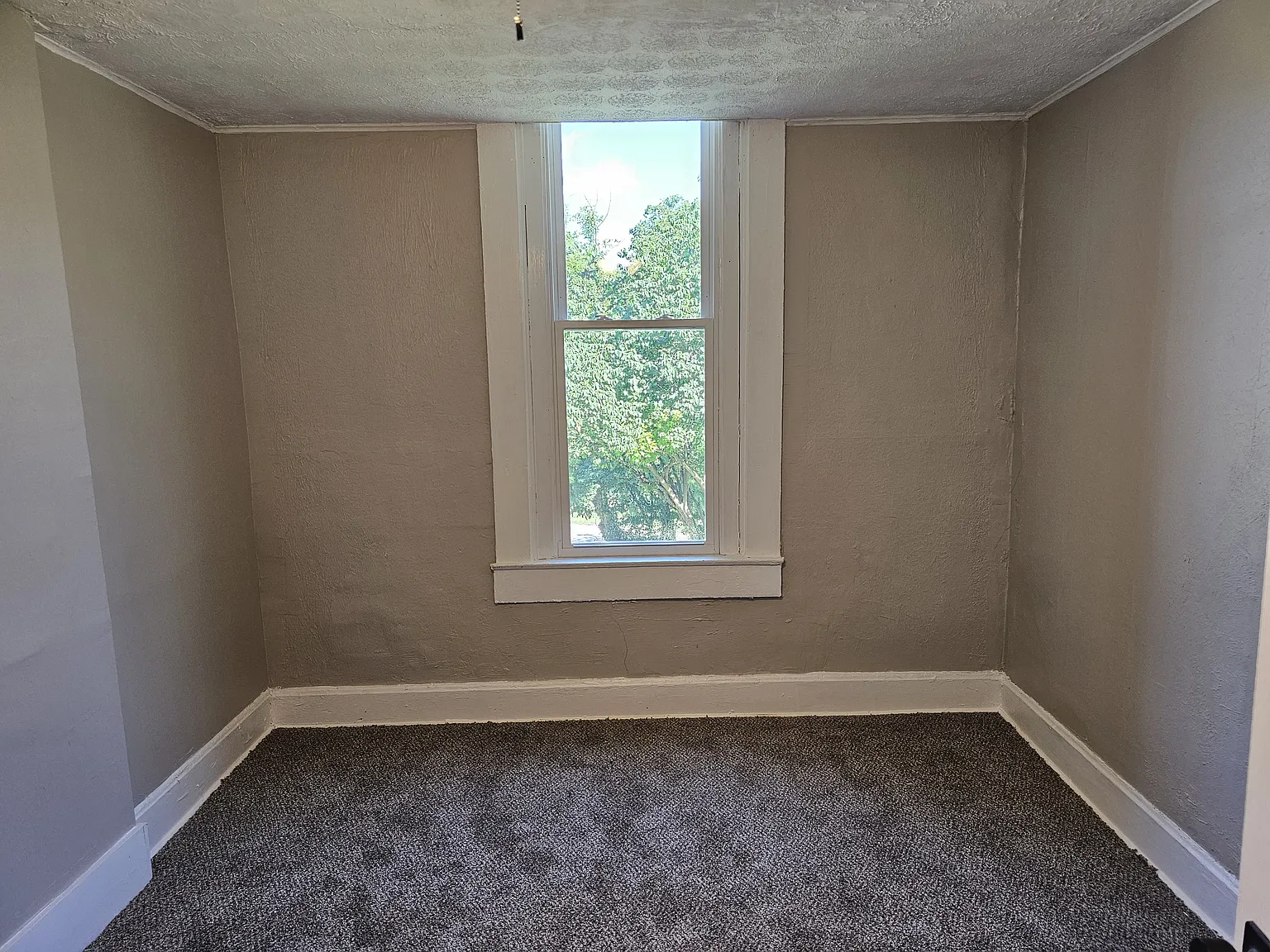 3 bed, $2,000 — Photo 4