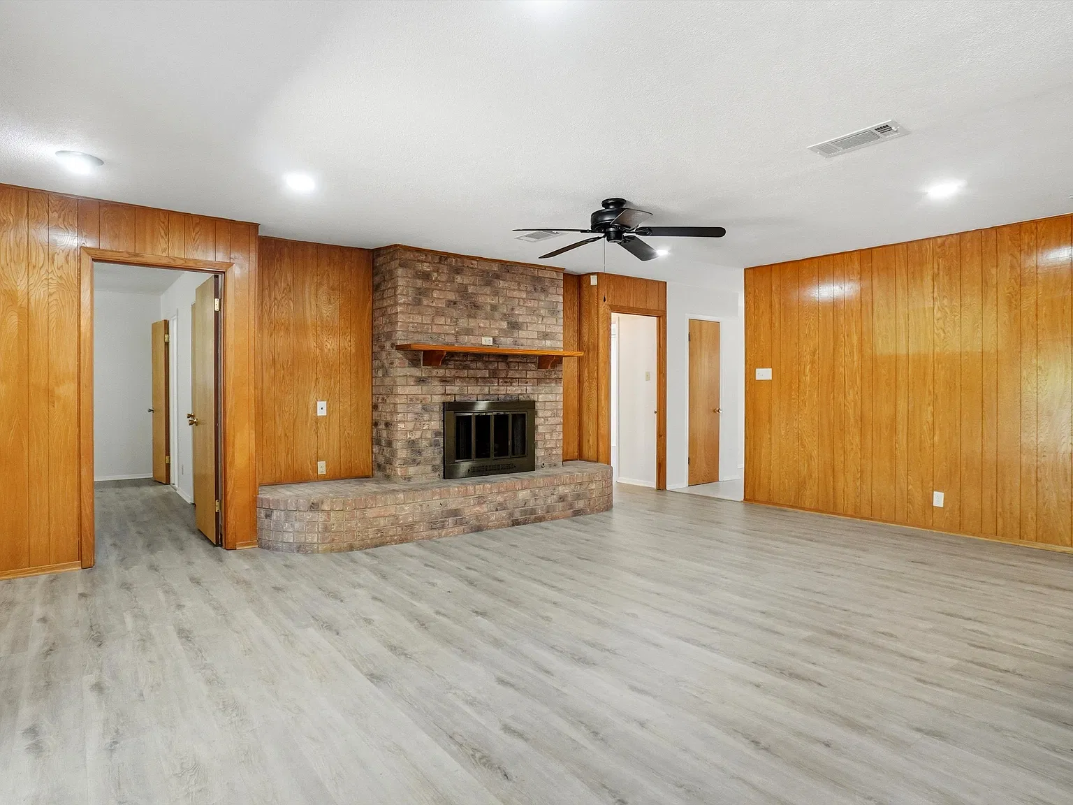 832 Overhill Drive - 1 — Photo 4