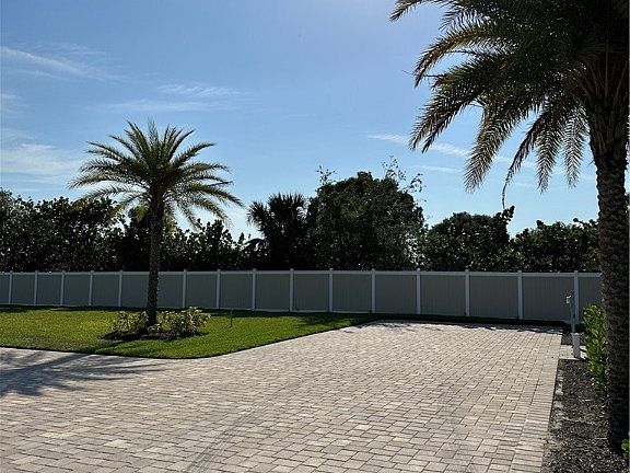 4th image of 13244 Golden Palms Cir