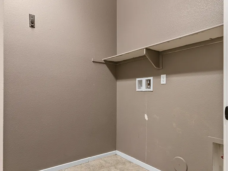 38152 Mulligan Dr — Photo 24