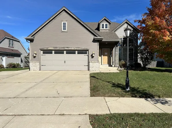 3832 Bayberry DRIVE, Waukesha, WI 53189