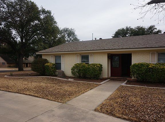 2nd image of 2701 Oak Forest Dr