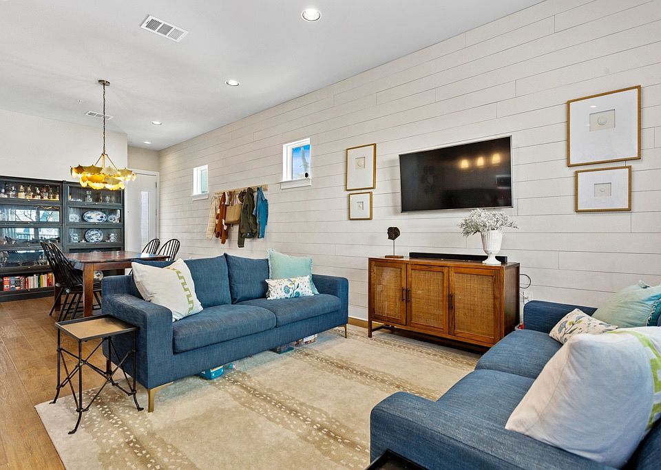 1st image of 3108 E 51st St #501-1