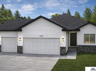 6856 Portage Dr, Papillion, NE 68046