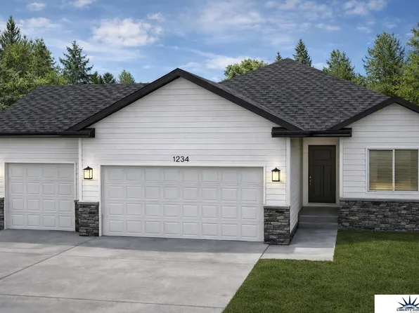 6856 Portage Dr, Papillion, NE 68046