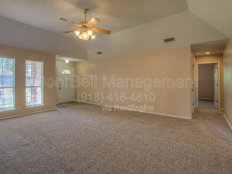 2520 W Honolulu St — Photo 5