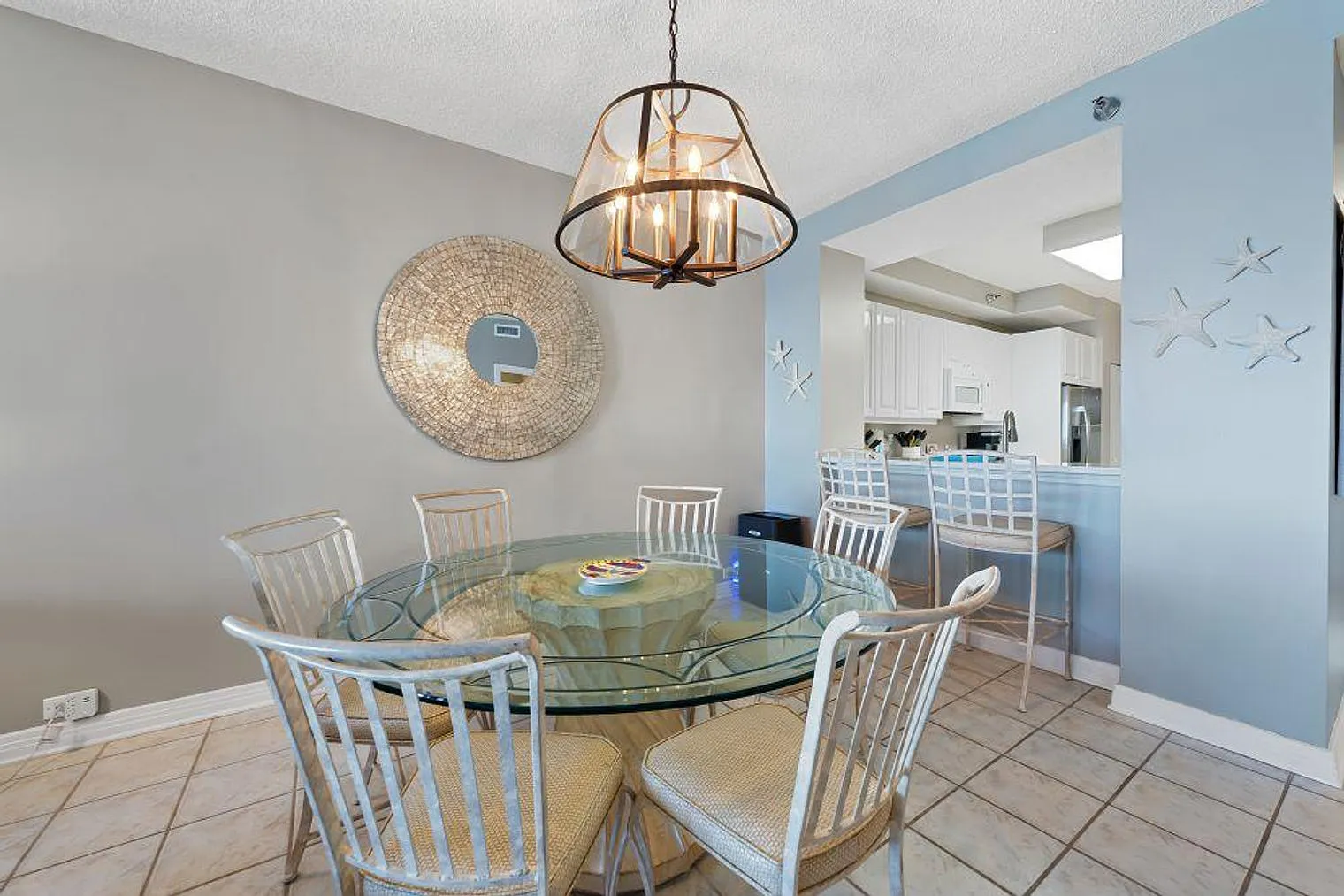 2 bed, 2.0 bath, 1496 sqft, $5,700 — Photo 4