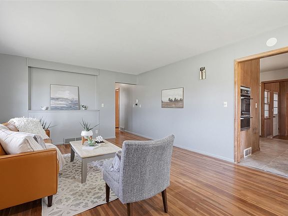 3rd image of 507 E Washington Ave