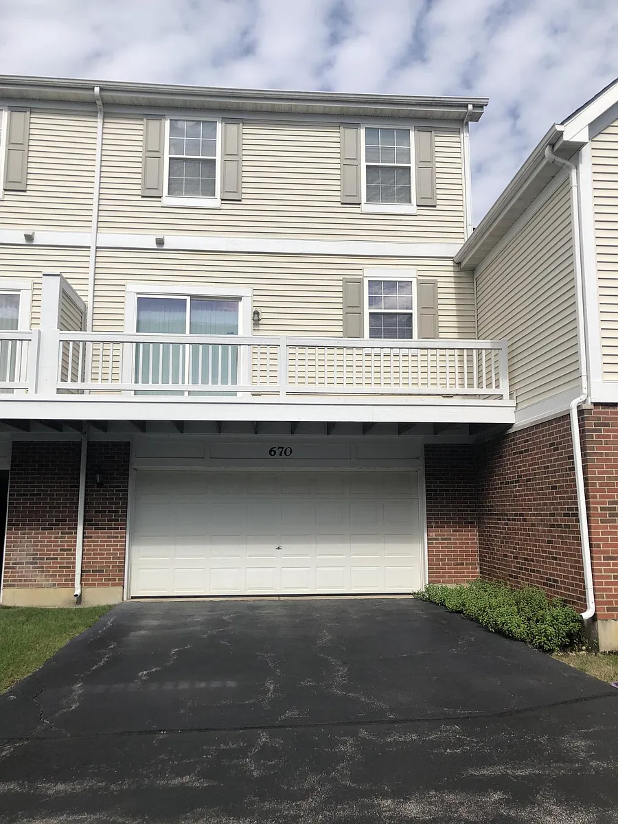 Building Photo - 670 N Hidden Prairie Ct