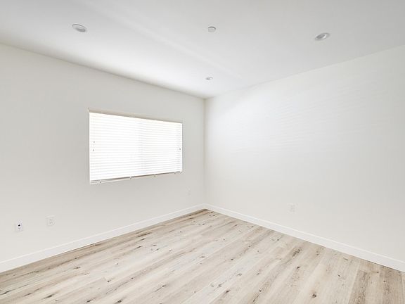 3rd image of 14526 Hartland St #105