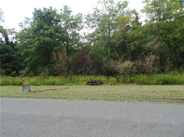 Carbon Center Rd, Butler, PA 16002