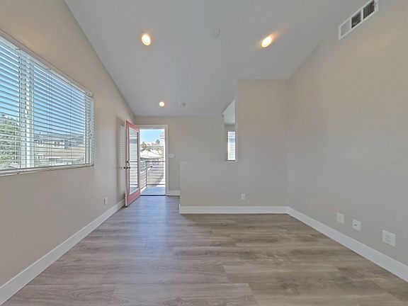 5th image of 3648 Percy St