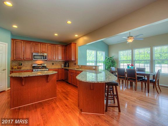 Beautiful open kitchen!
