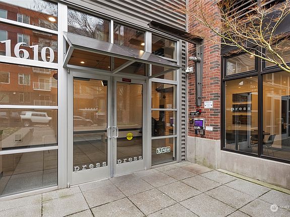 4th image of 1610 Belmont Ave APT 301
