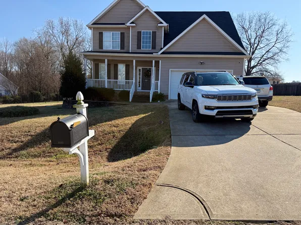 1112 Rebarah Dr, Willow Springs, NC 27592
