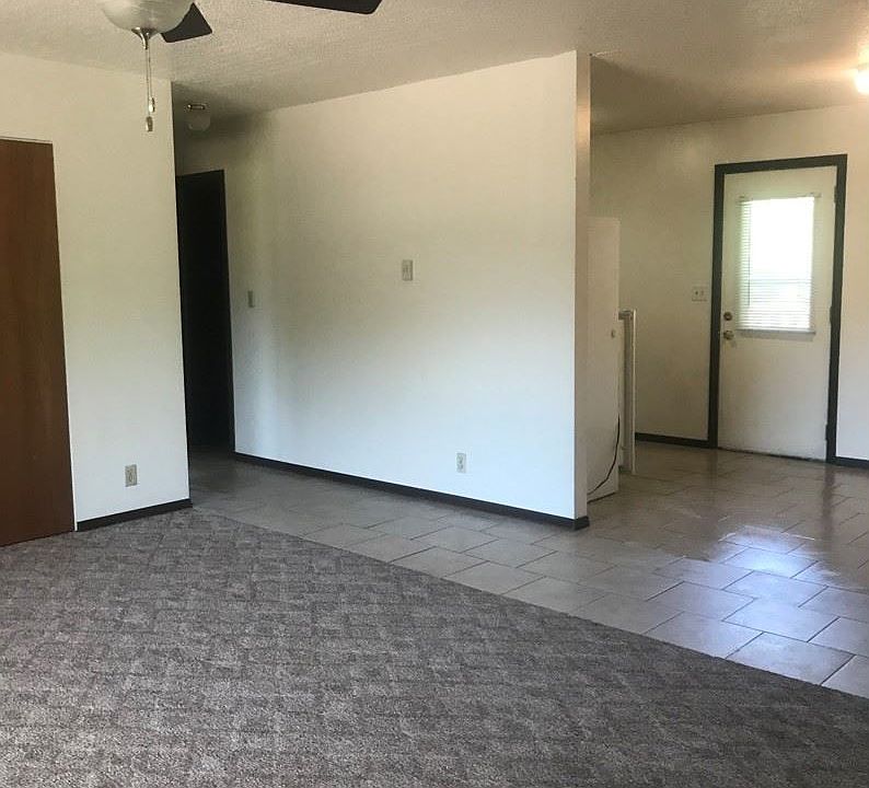 2nd image of 802 Broadway Ave APT 1