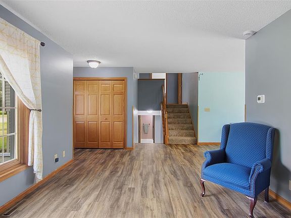 4th image of E5656 704th Avenue