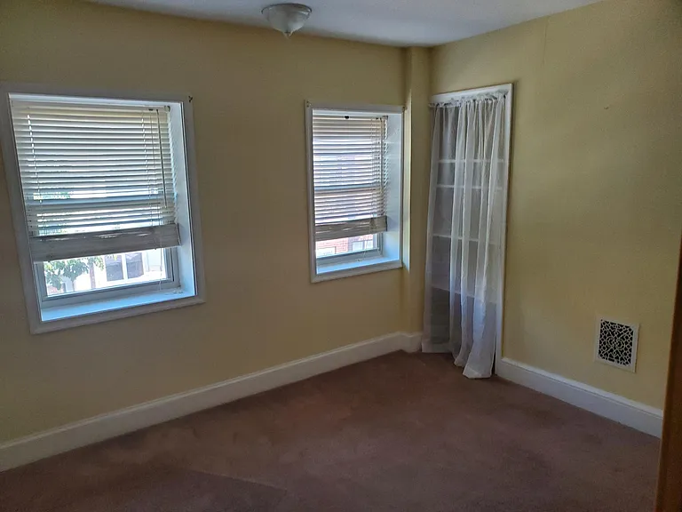 414 E Flora St — Photo 18