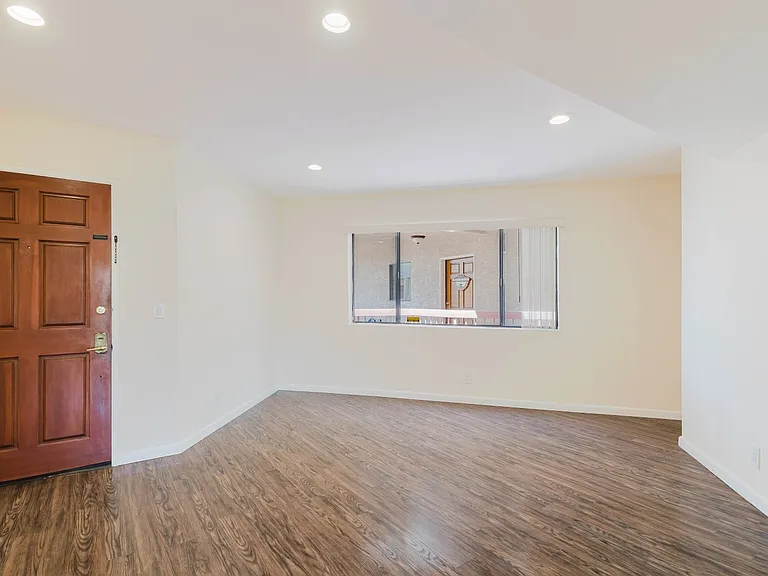 345 N Jackson St #309 — Photo 6