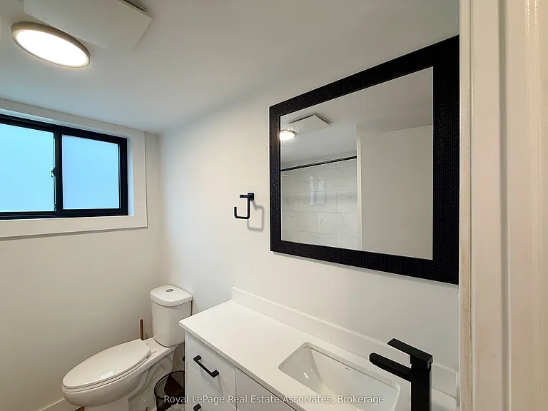 171 Huron St #2 — Photo 6