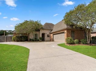 17463 Les Chenier St, Prairieville, LA 70769
