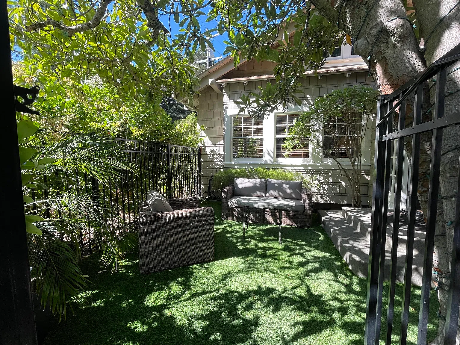2 bed, 1200 sqft, $7,000 — Photo 2