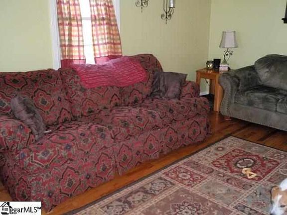 3rd image of 12 Pine Grove Ln